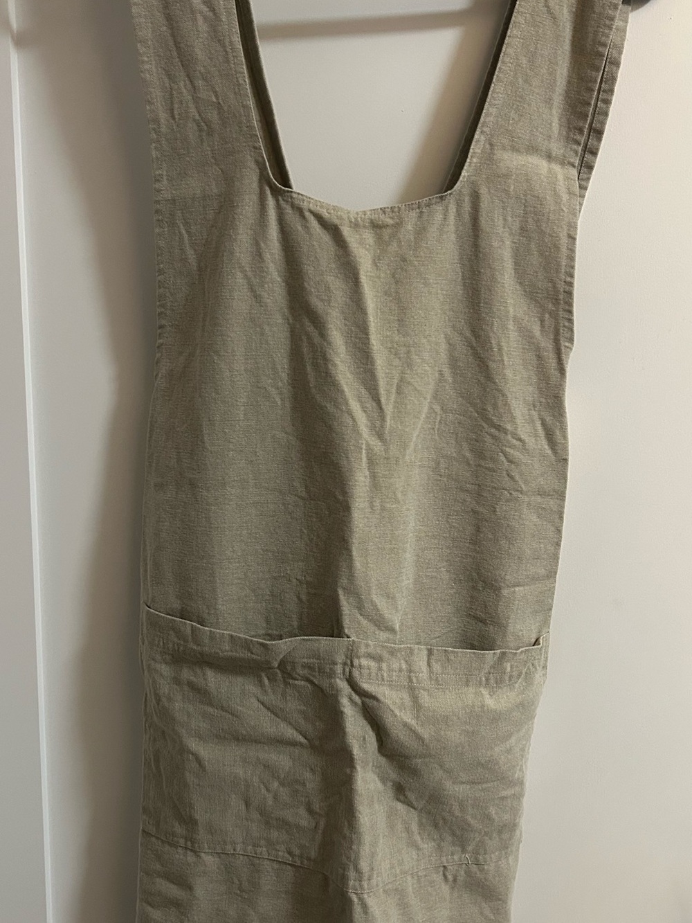 Tan linen apron with pockets